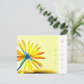 Gelbe Blume Beste Wünsche Postkarte (Stehend Vorderseite)