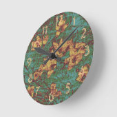 Gelbe Blume gegen Blatttarnungsmuster 2 Runde Wanduhr (Winkel)