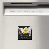 Gelbe Blume in den Händen für Mutter Magnet (In Situ (Geschirrspüler))