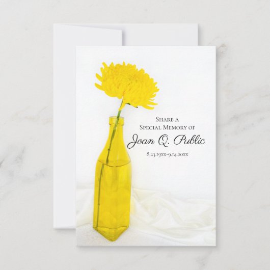 Gelbe Blume in Vase gemeinsam Gedächtnisbeerdigung Mitteilungskarte (Vorderseite)