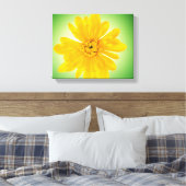 Gelbe Blume Leinwanddruck (Insitu (Schlafzimmer))