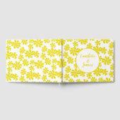 Gelbe Blume mit benutzerdefinierter Hintergrundfar Gästebuch (Voll)