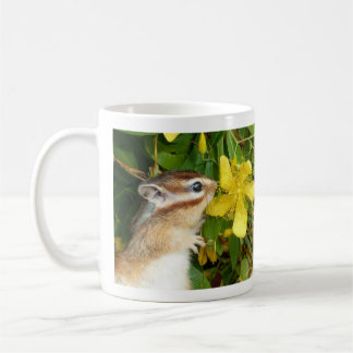 Gelbe Blume und Chipmunk (4) Kaffeetasse