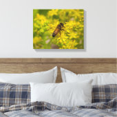 Gelbe Blume und Honigbiene Maleny 2016 Leinwanddruck (Insitu (Schlafzimmer))
