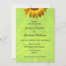 Gelbe Blumen auf Abstrakt-grüner Monogram Einladung