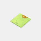 Gelbe Blumen auf Abstrakt-grüner Monogram Post-it Klebezettel (angewinkelt)