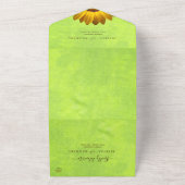 Gelbe Blumen auf Abstrakter Grüner Hochzeit All In One Einladung (Außenbereich)