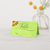 Gelbe Blumen auf Abstrakter Grüner Hochzeit Platzkarte (Vorderseite)