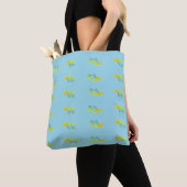 Gelbe Blumen auf blau Tasche (Von Nahem)