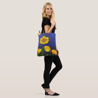 Gelbe Blumen auf einem Allover-Druck Tasche