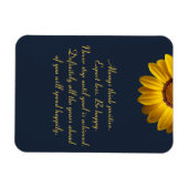 Gelbe Blumen auf Navy Blue-Hintergrund Monogram in Magnet (Horizontal)