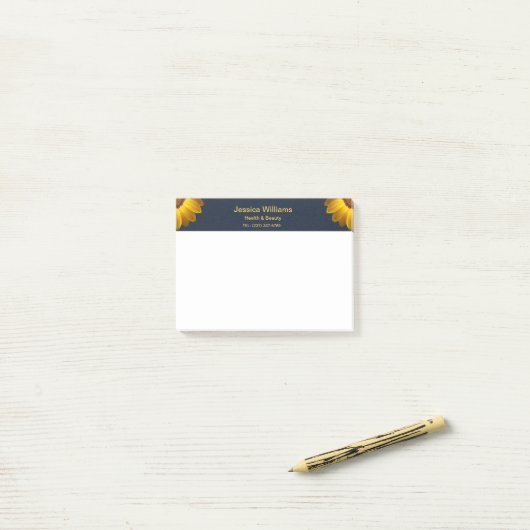 Gelbe Blumen auf Navy Blue-Hintergrund Monogram Post-it Klebezettel (Auf Schreibtisch)