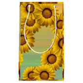 Gelbe Blumen im Frühling Kleine Geschenktüte (Vorderseite)