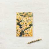 Gelbe Blumen Post-it Klebezettel (Auf Schreibtisch)