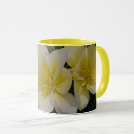 Gelbe Blumen Tasse Cup (VorderseiteRechts)