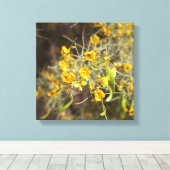 Gelbe Blumen überzogene Canvas Leinwanddruck (Insitu (Holzboden))