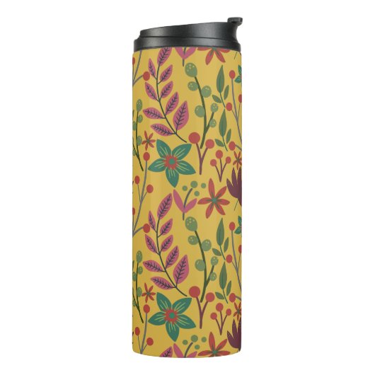 Gelbe Blumen und Blätter mit nahtlosem Blumenmuste Thermosbecher (Nach links gedreht)