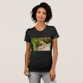 Gelbe Blumen und niedlicher kleiner Chipmunk T-Shirt (Vorne ganz)