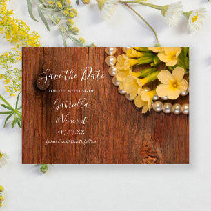 Gelbe Blumen und Stallholz-Hochzeit retten das Dat Save The Date