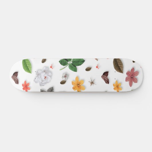 Gelbe Blumen und weiße Rosen 15 Skateboard (Horizontal)