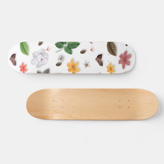 Gelbe Blumen und weiße Rosen 15 Skateboard (Horizontal)