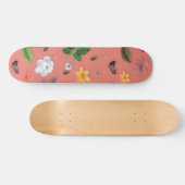 Gelbe Blumen und weiße Rosen 19 Skateboard (Horizontal)