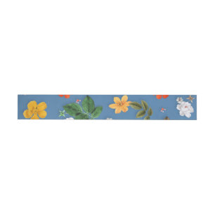 Gelbe Blumen und weiße Rosen 23