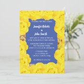 Gelbe Blumenblauer Vintage Rose QR Code Hochzeit Einladung (Stehend Vorderseite)
