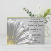 Gelbe Blumenstrauß Hochzeitliches Probe Abendessen Einladung (Stehend Vorderseite)