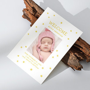 Gelbe Blüte Neue Geburt. Neugeborene niedliche Blu Ankündigung