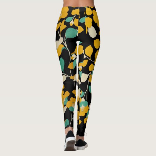 GELBE CAMELLIAS, WEISSE GRÜNE BLÄTTER, SCHWARZ LEGGINGS (Rückseite)