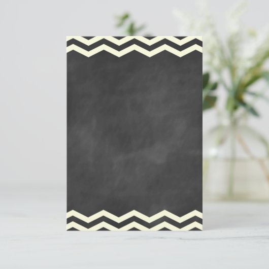 Gelbe Chevronen auf Chalkboard-UAWG RSVP Karte (Stehend Vorderseite)