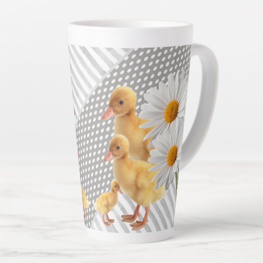 Gelbe Chicks Daisy Stripe Latte Tasse (Rechte Ecke)