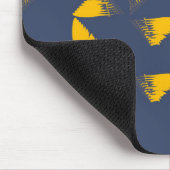 Gelbe, coole, einzigartige, trendige Dreiecke Mousepad (Ecke)