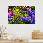 Gelbe Coreopsis und Lila Violas farbenfrohe Blüte Poster (Küche)