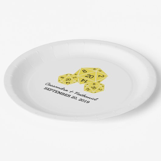 Gelbe D20-Würfel-Hochzeitspapier-Teller Pappteller (Schrägansicht)