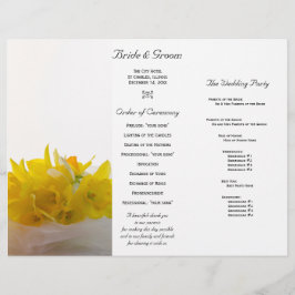 Gelbe Daffodien auf dem Programm für die Hochzeit 