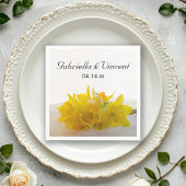 Gelbe Daffodien auf der Hochzeit des weißen Frühli Serviette
