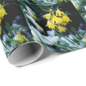 Gelbe Daffodien Blume im Schnee Geschenkpapier (Rolleneckpunkt)