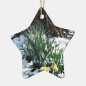 Gelbe Daffodien im Schnee Keramik Ornament (Links)