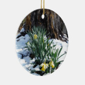 Gelbe Daffodien im Schnee Keramikornament (Rechts)