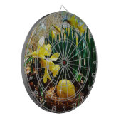 Gelbe Daffodien und ein Gelbes Osterei Dartscheibe (Vorderseite Links)