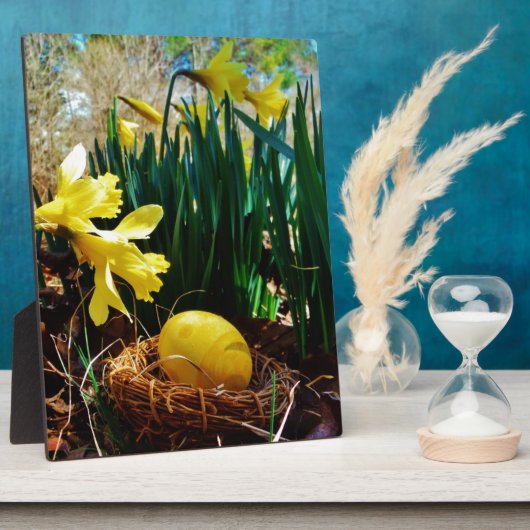 Gelbe Daffodien und ein Gelbes Osterei Fotoplatte (Seite)