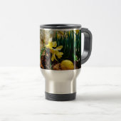 Gelbe Daffodien und ein Gelbes Osterei Reisebecher (VorderseiteRechts)