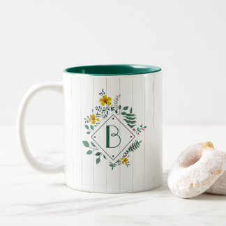 Gelbe Daffodil-Blätter Floral Stripe Monogramm Zweifarbige Tasse