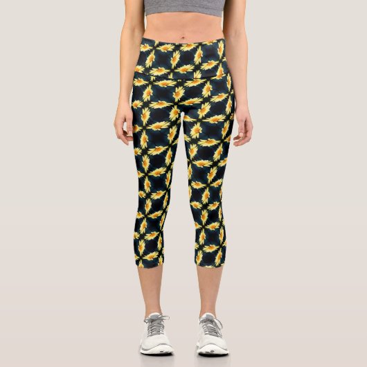 Gelbe Daisy-Blume Nah Up-Muster Capri Leggings (Vorderseite)