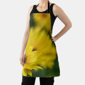 Gelbe Daisy Heleniums über Print-Schürze Schürze (InSitu)