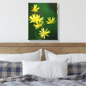 Gelbe Daisy-Wildblumen Leinwanddruck (Insitu (Schlafzimmer))