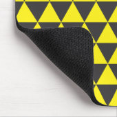 Gelbe Dreiecke Mousepad (Ecke)