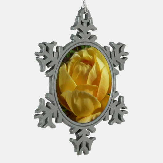 Gelbe Englische Rose Schneeflocken Zinn-Ornament (Links)